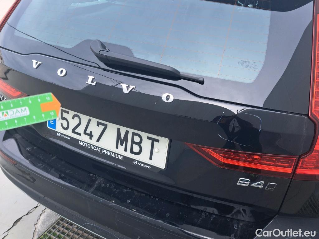  Volvo  V60 VOLVO  Cross Country / 2018 / 5P /  2.0 B4 (D) AWD C.C Core Auto #1