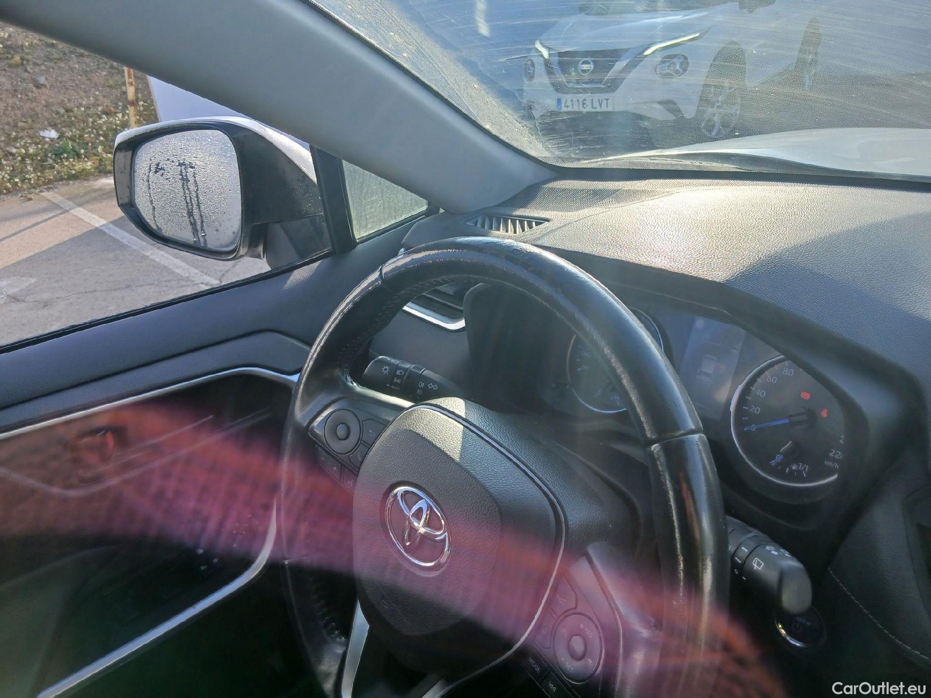  Toyota  RAV4 TOYOTA  / 2018 / 5P / todoterreno 2.5l 220H Business #14