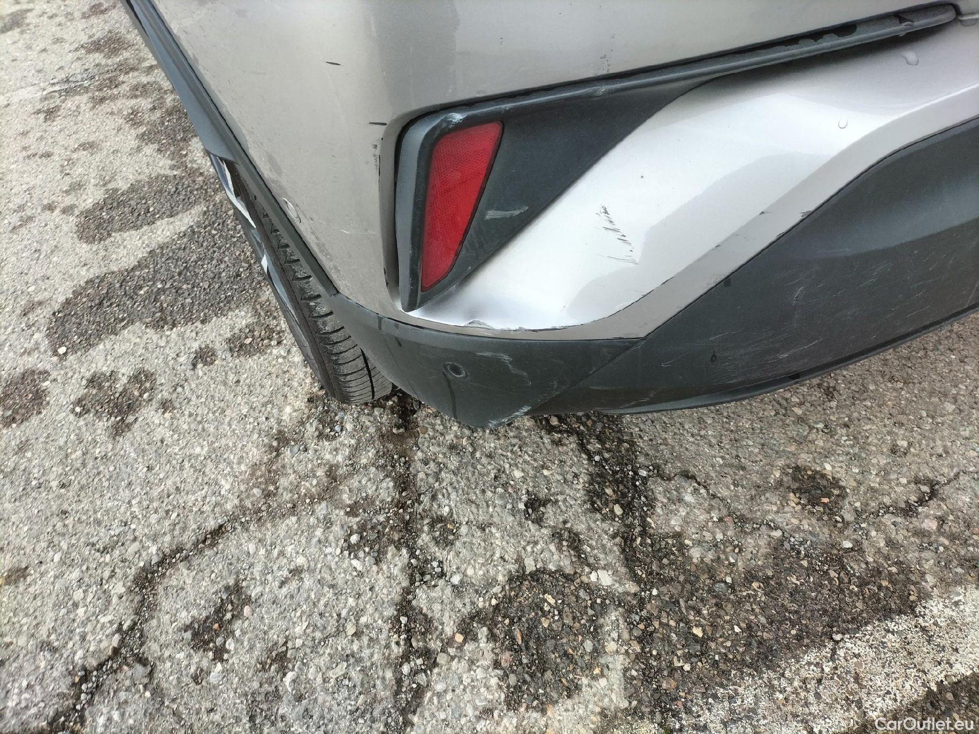  Toyota  C-HR TOYOTA  / 2016 / 5P / todoterreno 1.8 125H Advance (CX) #30