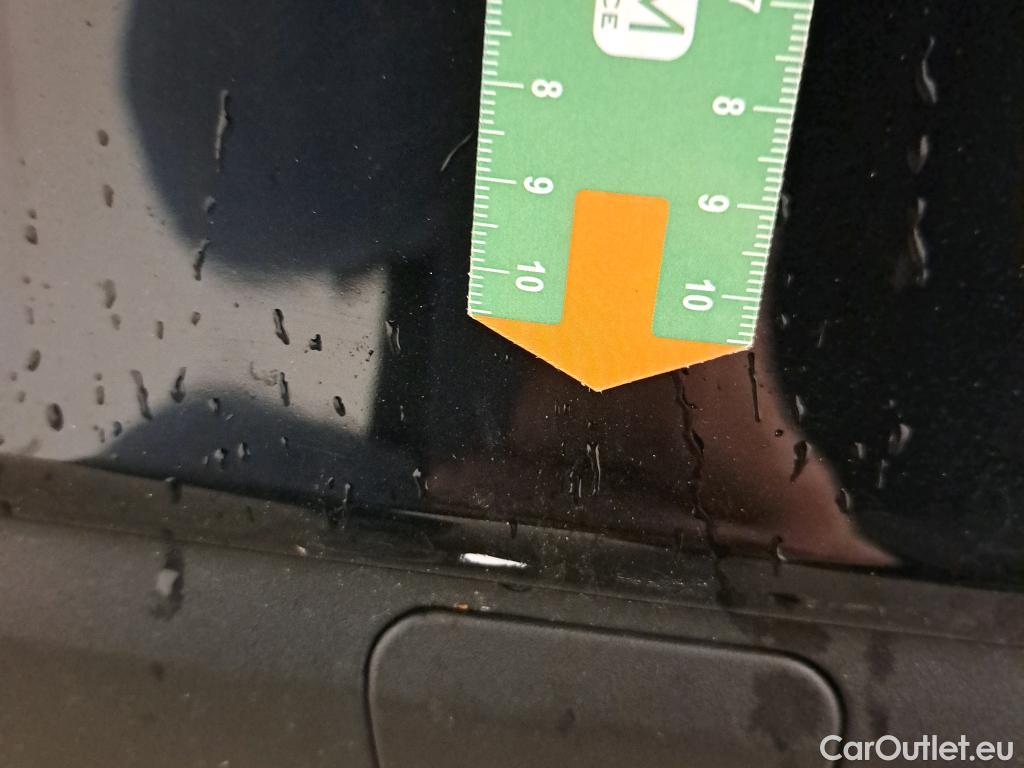  Ford  Focus FORD  / 2018 / 5P / berlina con portón 1.0 Ecoboost 92kW Trend+ Auto #19