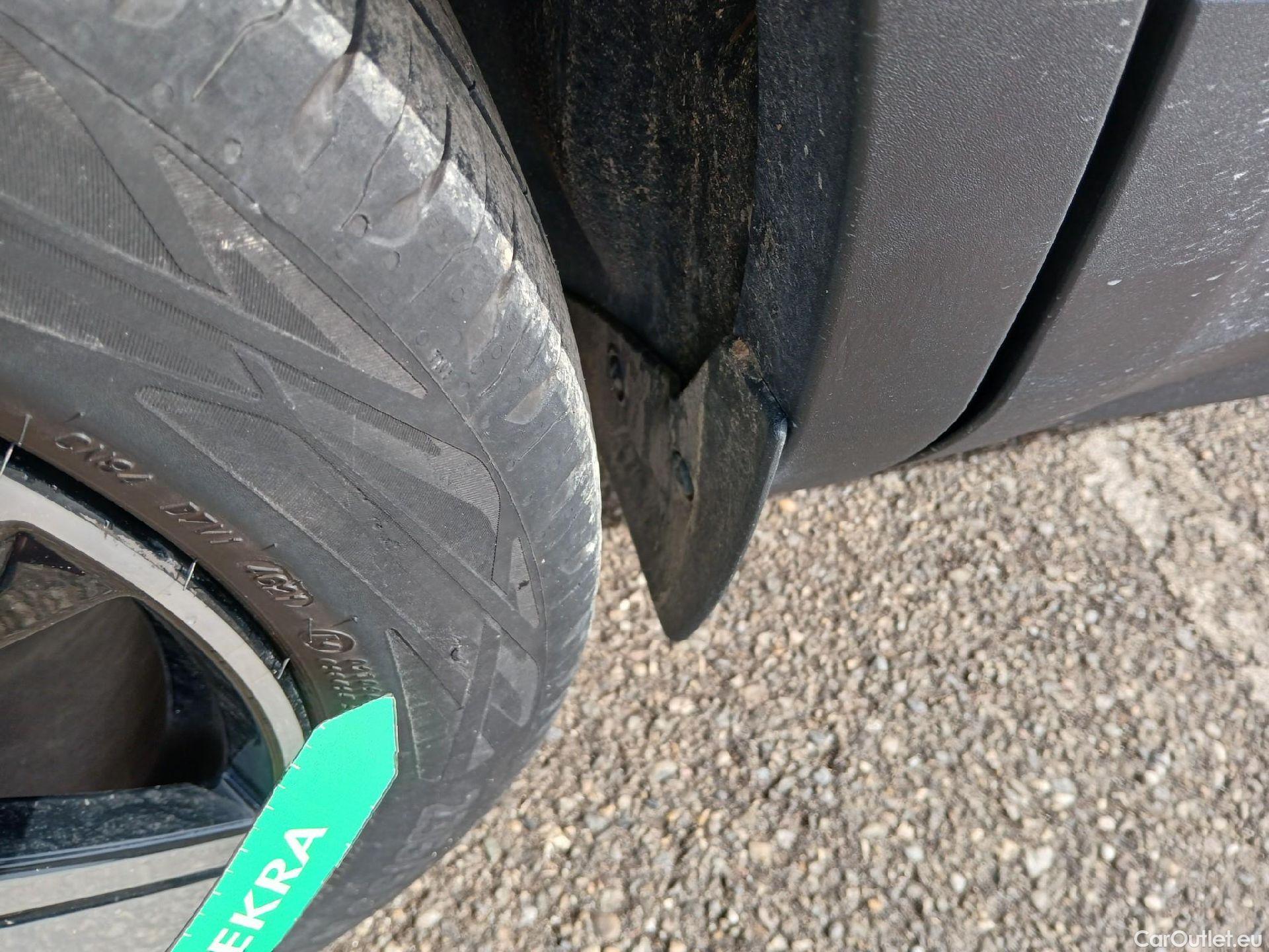  Volvo  XC 40 VOLVO XC40 / 2017 / 5P / todoterreno 1.5 T5 Twin Recharge R-Design Auto #25