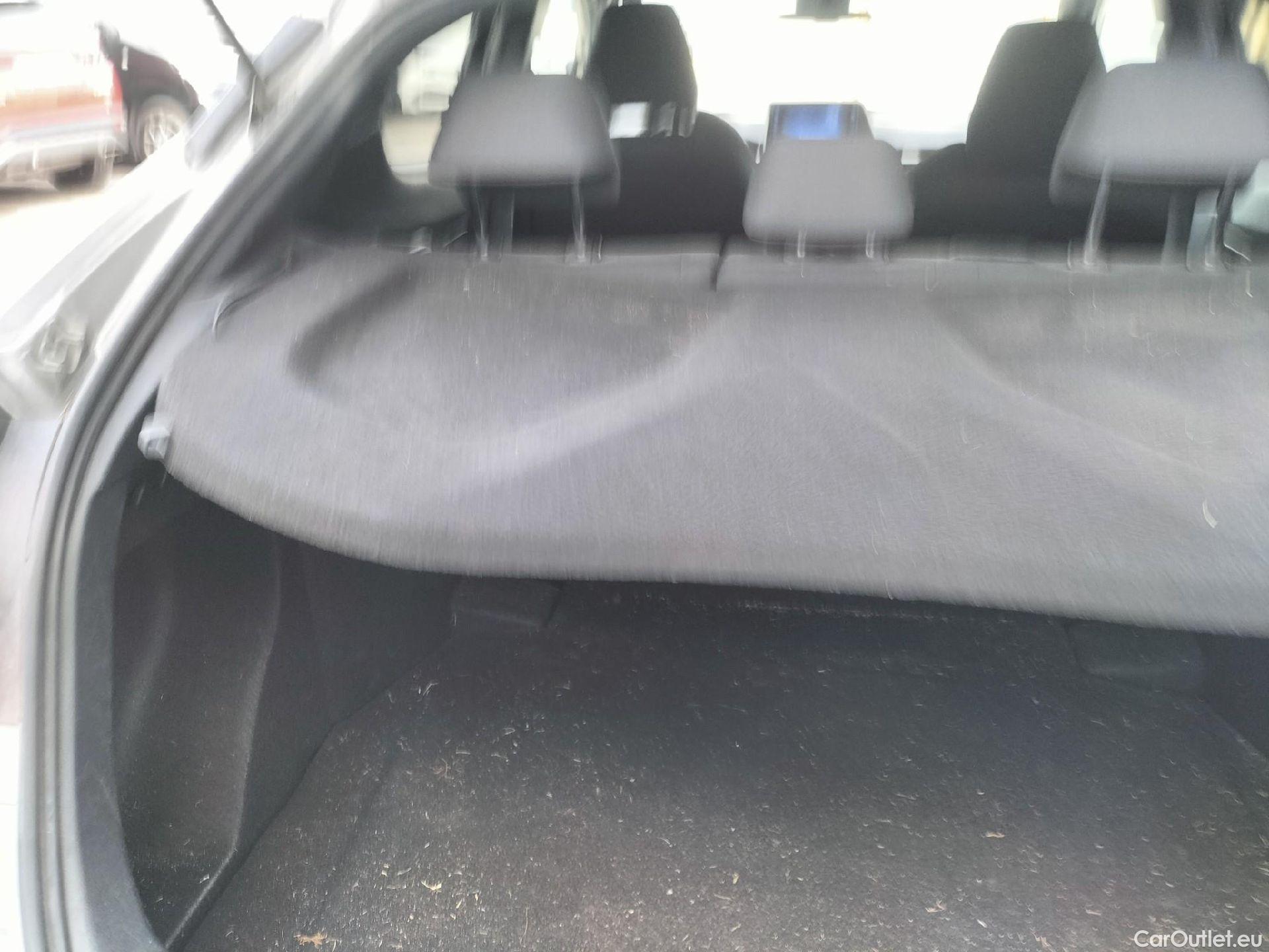  Toyota  C-HR TOYOTA  / 2016 / 5P / todoterreno 1.8 125H Advance (CX) #39