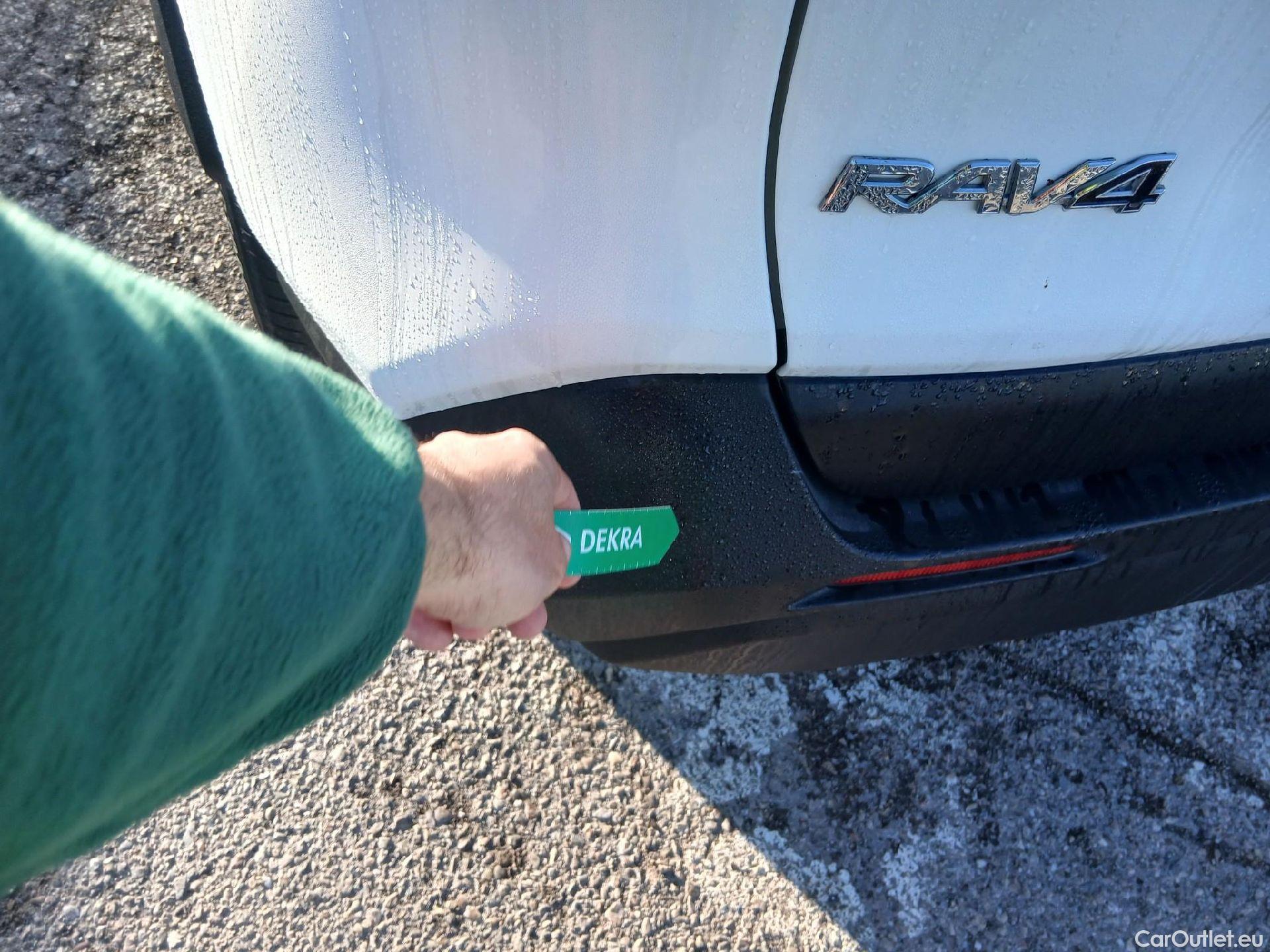  Toyota  RAV4 TOYOTA  / 2018 / 5P / todoterreno 2.5l 220H Business #5