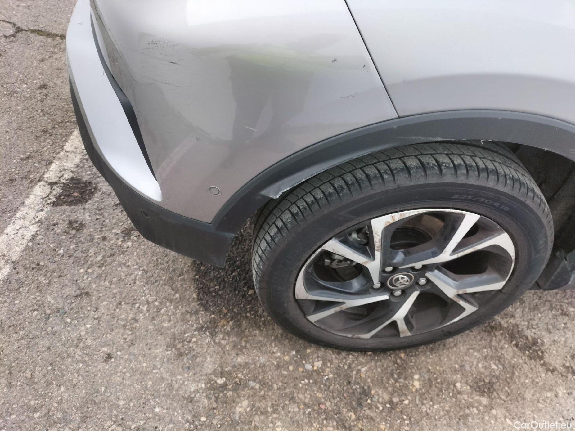  Toyota  C-HR TOYOTA  / 2016 / 5P / todoterreno 1.8 125H Advance (CX) #43