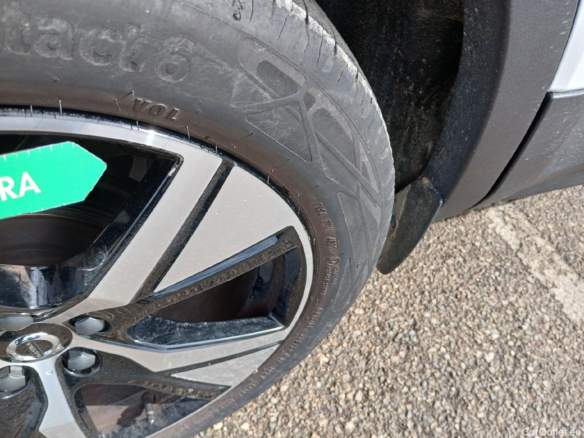  Volvo  XC 40 VOLVO XC40 / 2017 / 5P / todoterreno 1.5 T5 Twin Recharge R-Design Auto #23