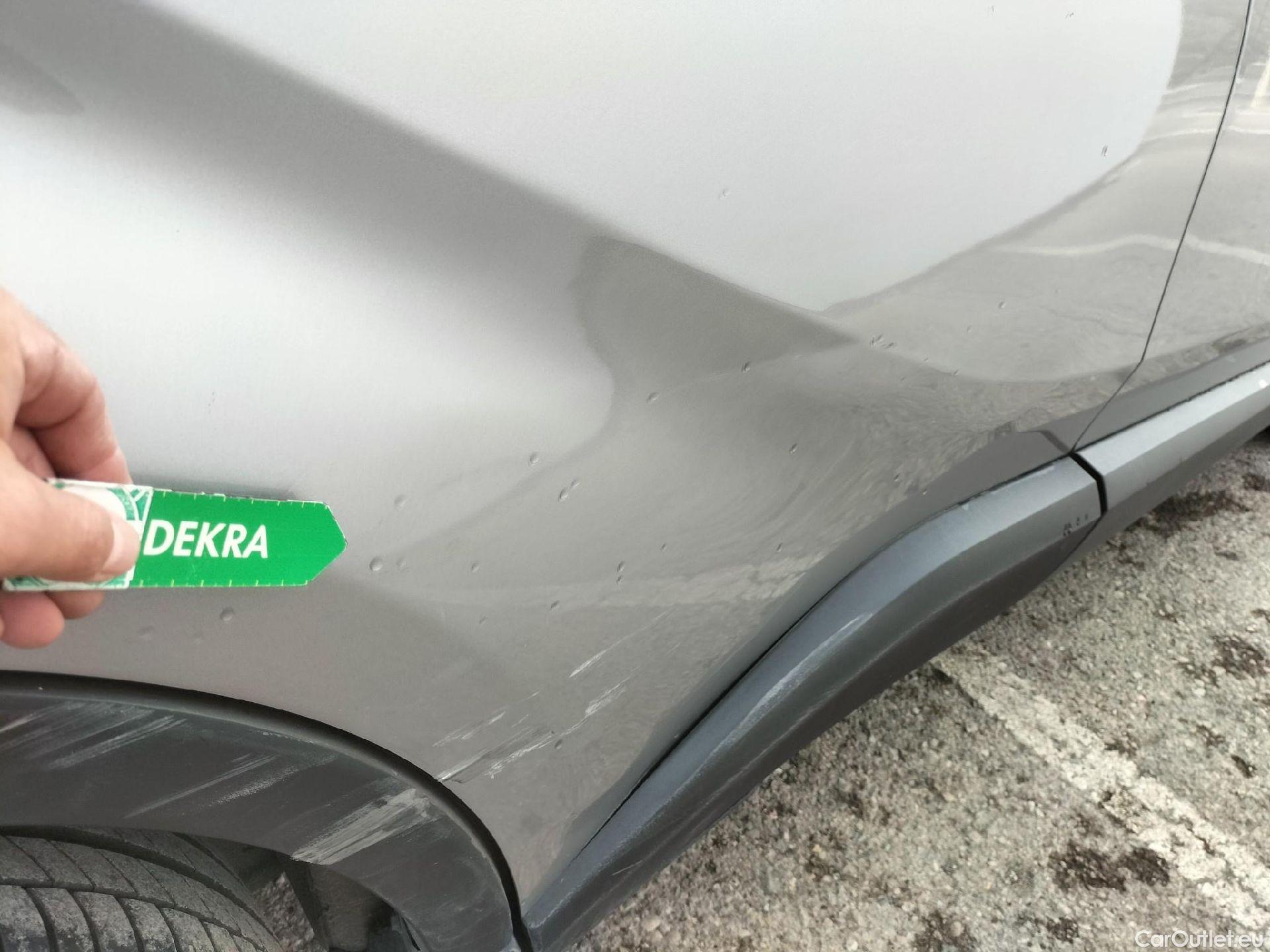  Toyota  C-HR TOYOTA  / 2016 / 5P / todoterreno 1.8 125H Advance (CX) #51