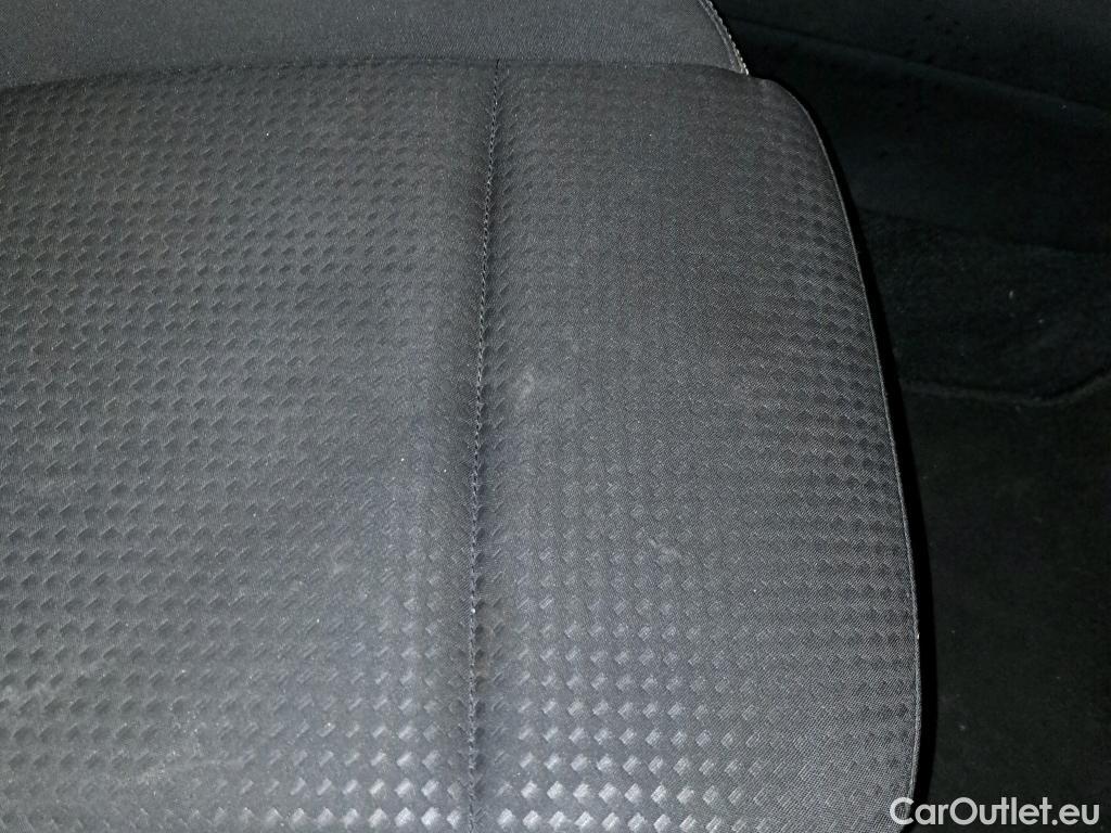  Ford  Focus FORD  / 2018 / 5P / berlina con portón 1.0 Ecoboost 92kW Trend+ Auto #11