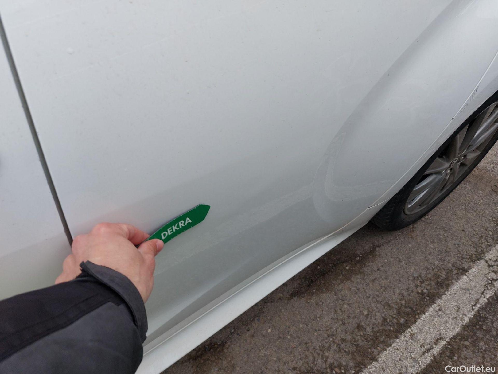  Toyota  Yaris TOYOTA  / 2020 / 5P / berlina con portón 1.5 120H Active Tech #9