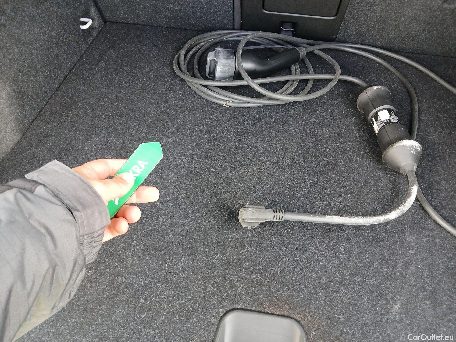  Volvo  XC 40 VOLVO XC40 / 2017 / 5P / todoterreno 1.5 T5 Twin Recharge R-Design Auto #6