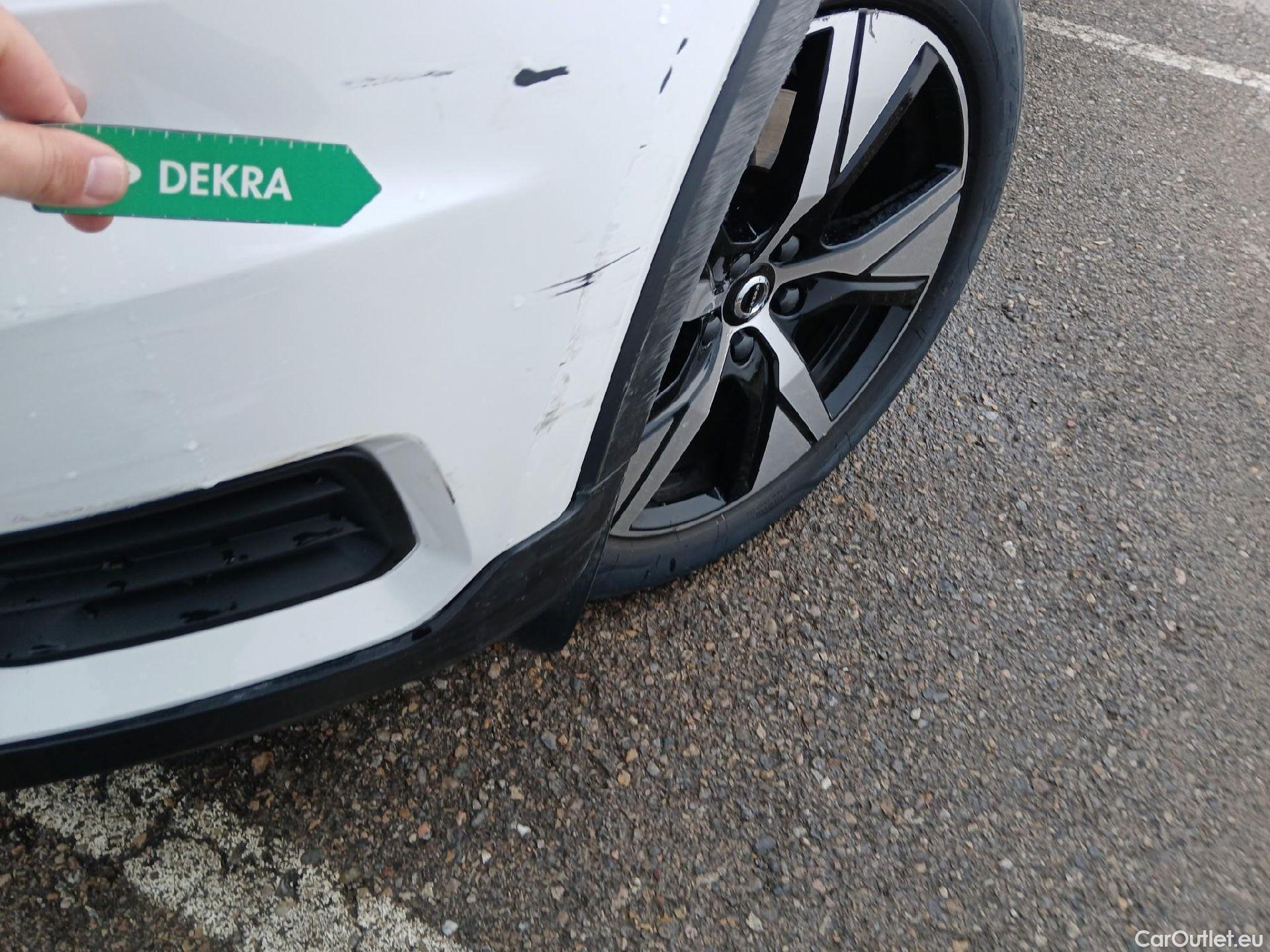  Volvo  XC 40 VOLVO XC40 / 2017 / 5P / todoterreno 1.5 T5 Twin Recharge R-Design Auto #9