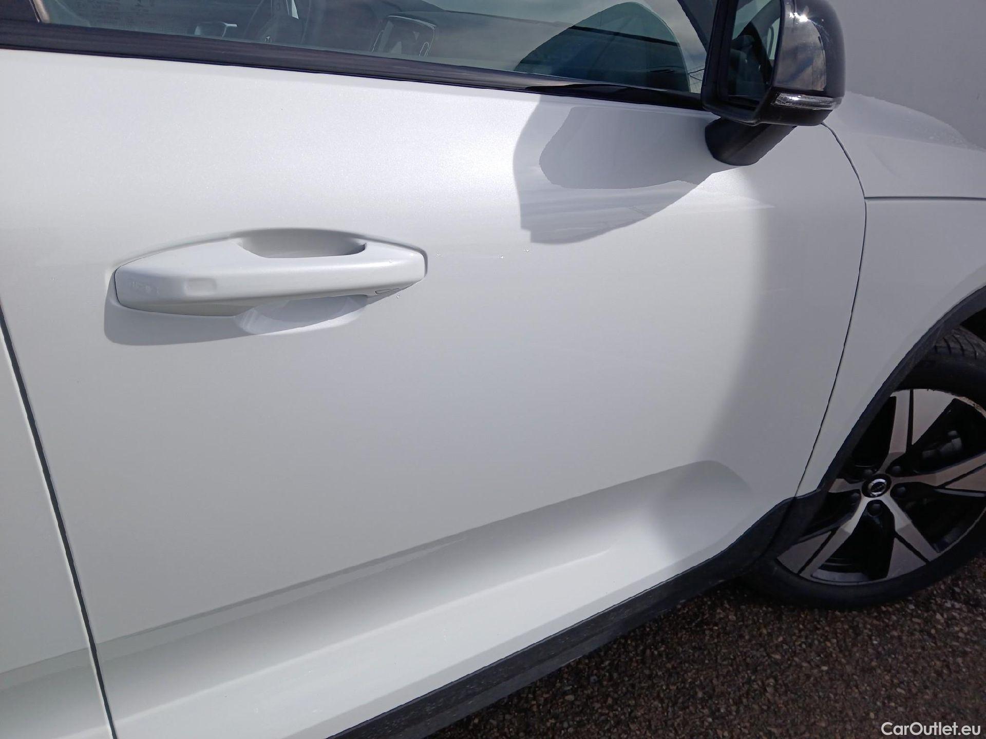  Volvo  XC 40 VOLVO XC40 / 2017 / 5P / todoterreno 1.5 T5 Twin Recharge R-Design Auto #29