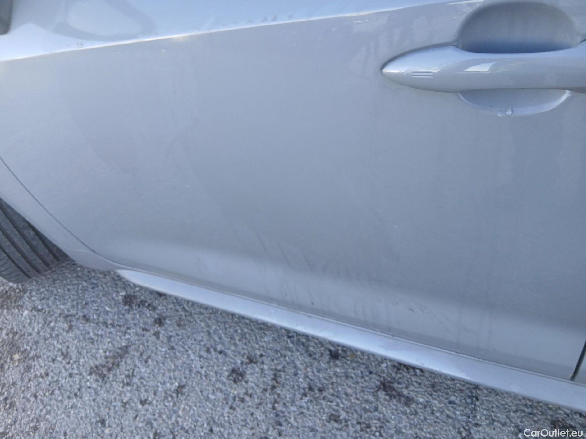  Toyota  Corolla TOYOTA  / 2019 / 5P / familiar 1.8 125H ACTIVE TECH E-CVT TOU SPORT #7