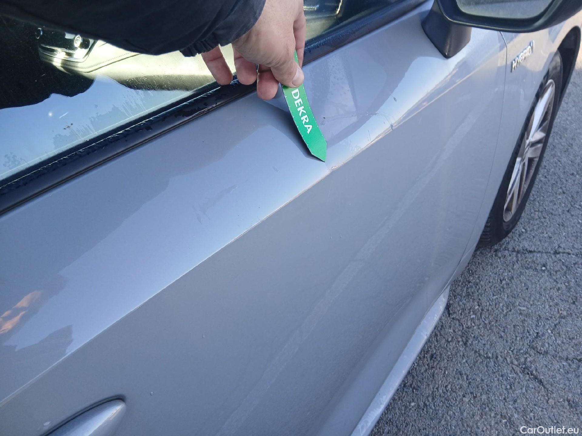  Toyota  Corolla TOYOTA  / 2019 / 5P / familiar 1.8 125H ACTIVE TECH E-CVT TOU SPORT #14