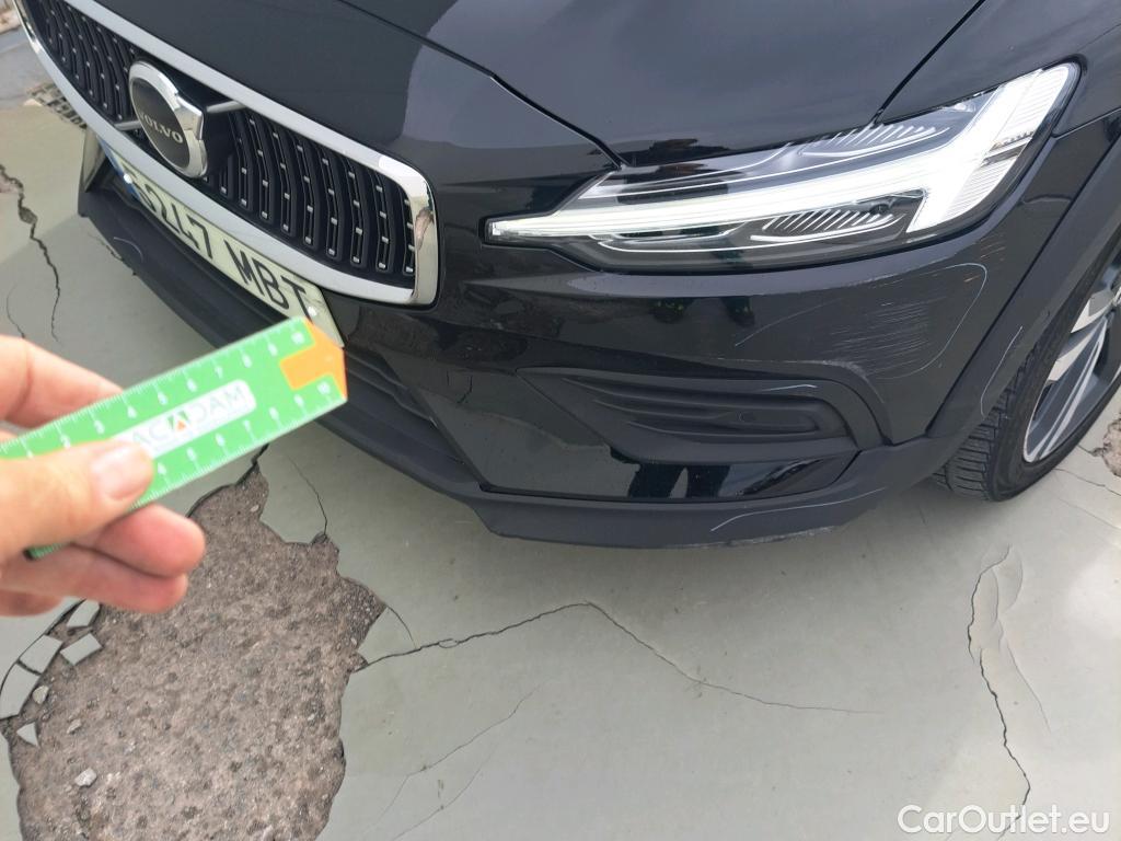  Volvo  V60 VOLVO  Cross Country / 2018 / 5P /  2.0 B4 (D) AWD C.C Core Auto #53