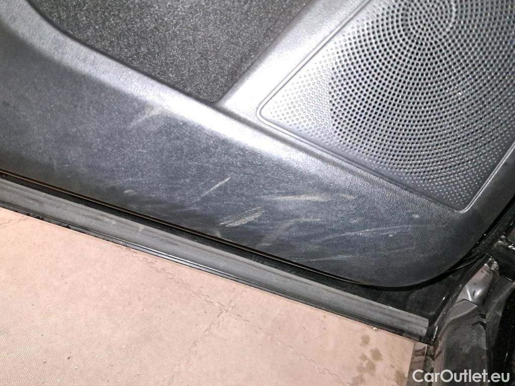  Ford  Focus FORD  / 2018 / 5P / berlina con portón 1.0 Ecoboost 92kW Trend+ Auto #5