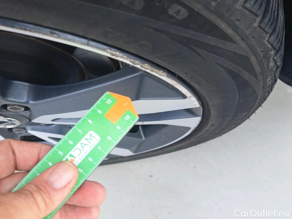  Volvo  V60 VOLVO  Cross Country / 2018 / 5P /  2.0 B4 (D) AWD C.C Core Auto #4