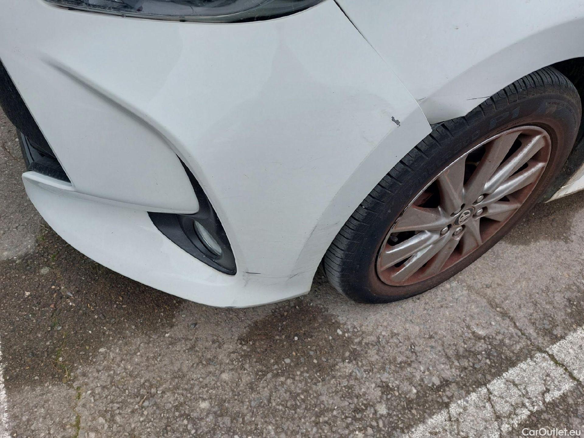  Toyota  Yaris TOYOTA  / 2020 / 5P / berlina con portón 1.5 120H Active Tech #4