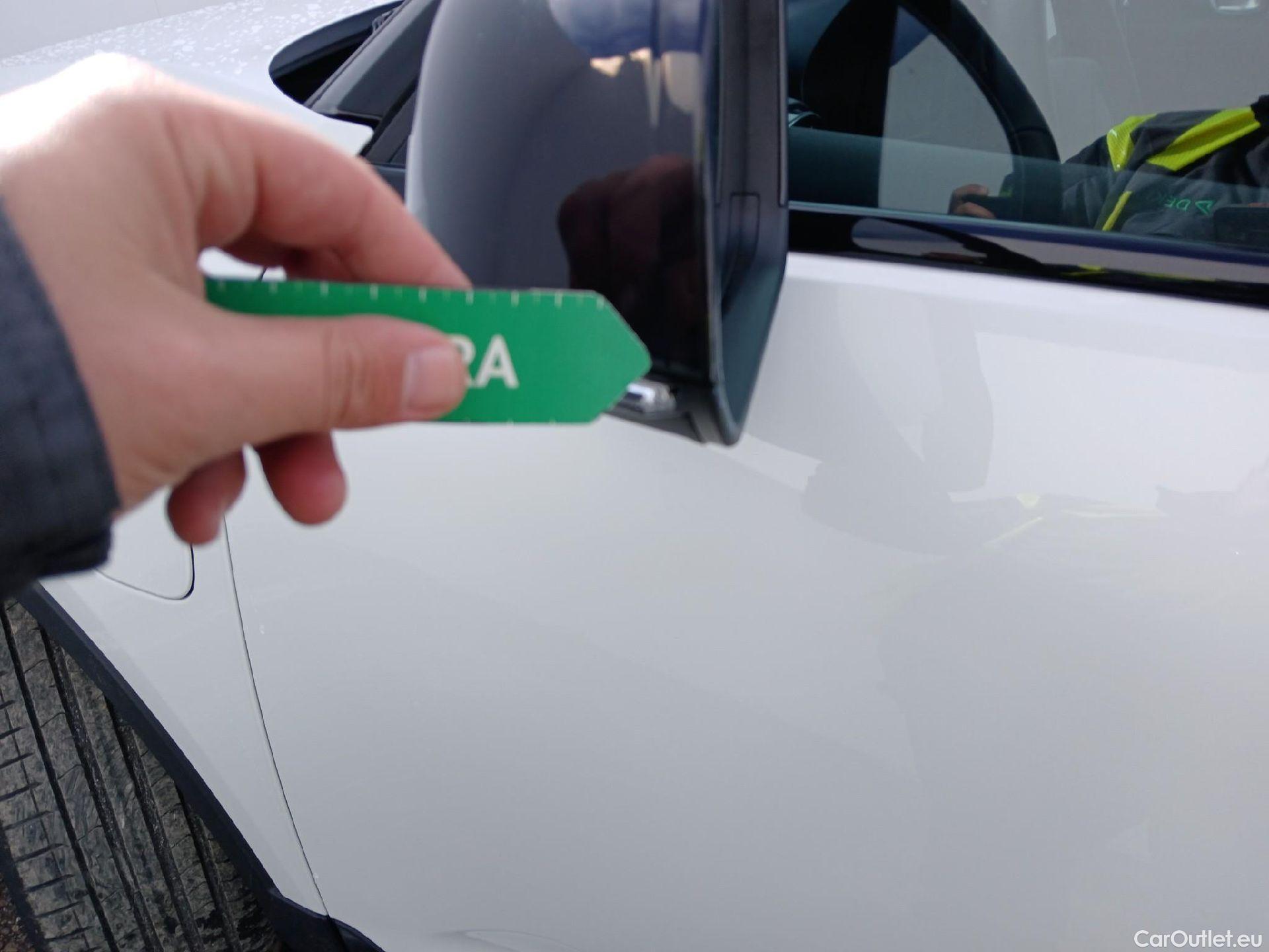  Volvo  XC 40 VOLVO XC40 / 2017 / 5P / todoterreno 1.5 T5 Twin Recharge R-Design Auto #15