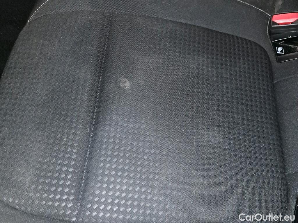  Ford  Focus FORD  / 2018 / 5P / berlina con portón 1.0 Ecoboost 92kW Trend+ Auto #7