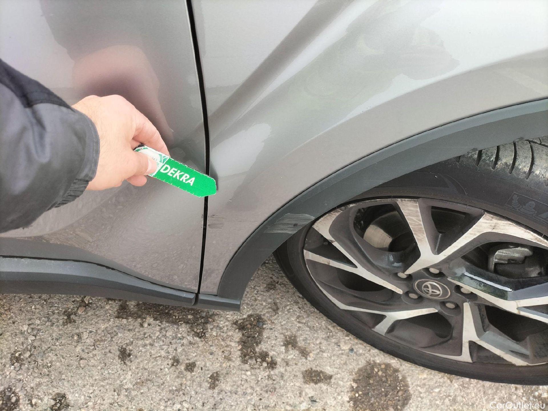  Toyota  C-HR TOYOTA  / 2016 / 5P / todoterreno 1.8 125H Advance (CX) #65