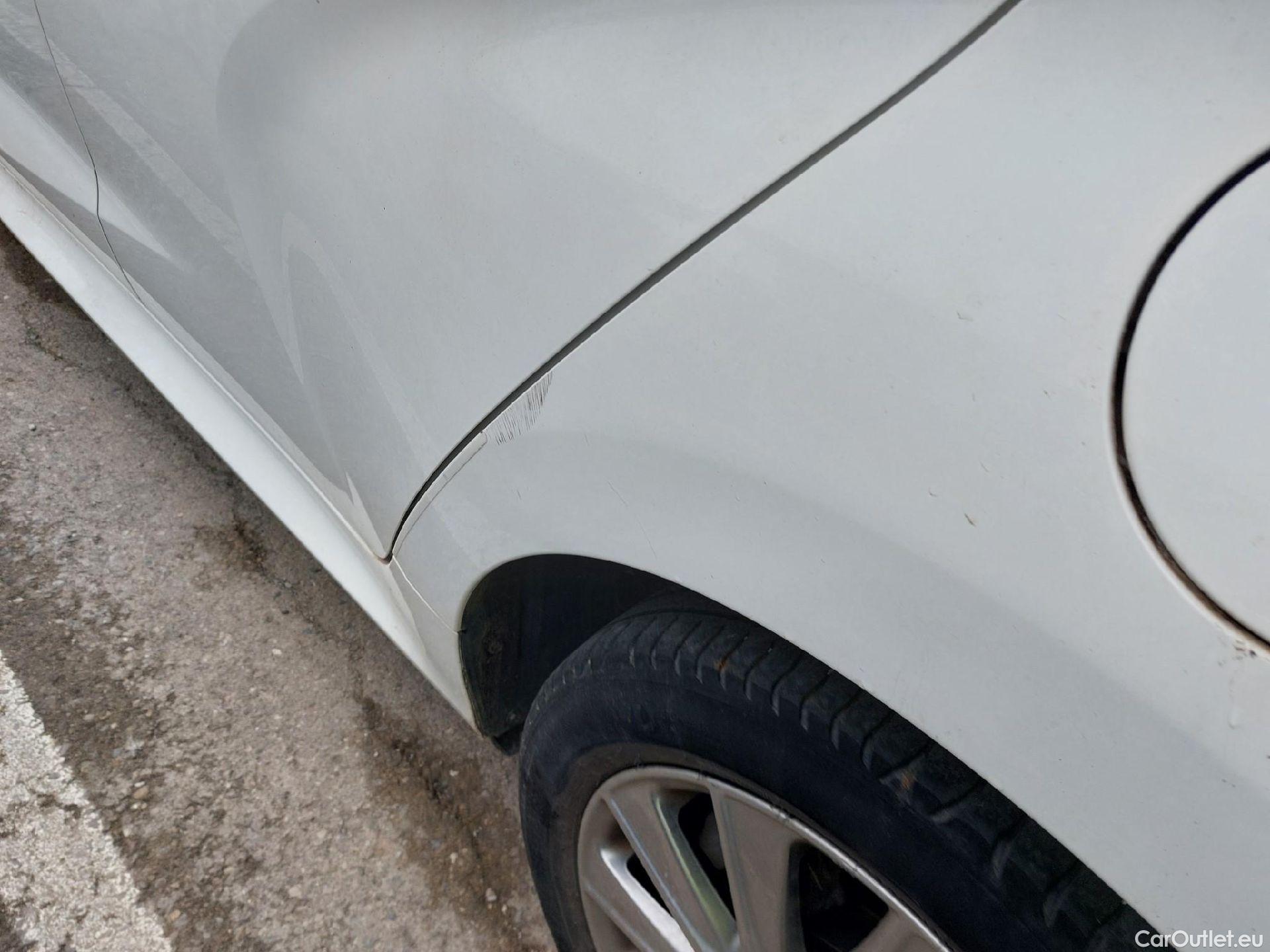  Toyota  Yaris TOYOTA  / 2020 / 5P / berlina con portón 1.5 120H Active Tech #11