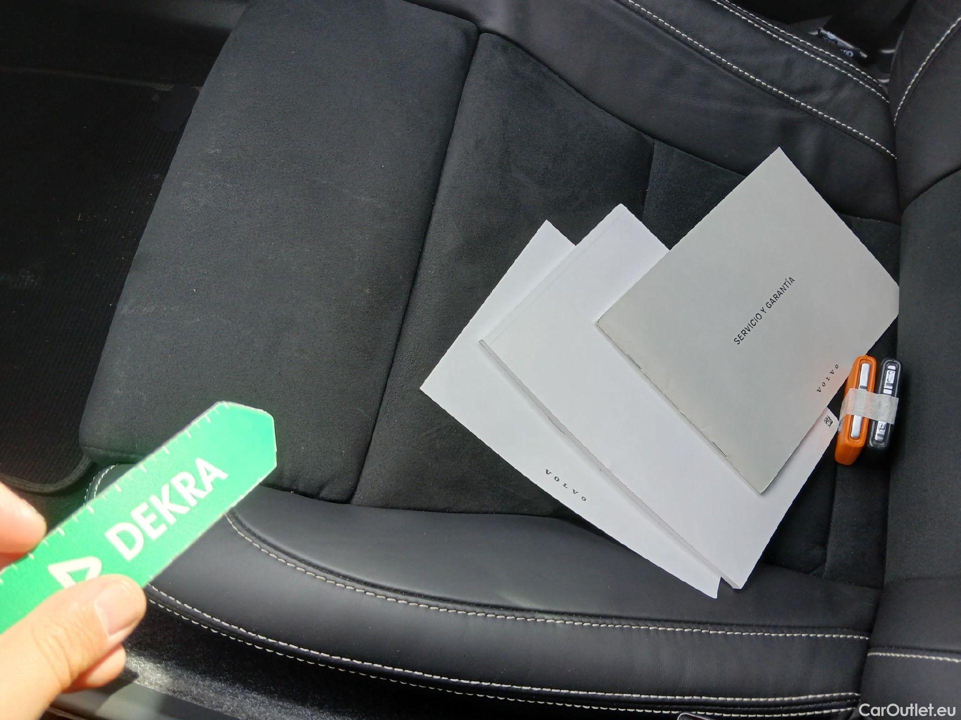  Volvo  XC 40 VOLVO XC40 / 2017 / 5P / todoterreno 1.5 T5 Twin Recharge R-Design Auto #2