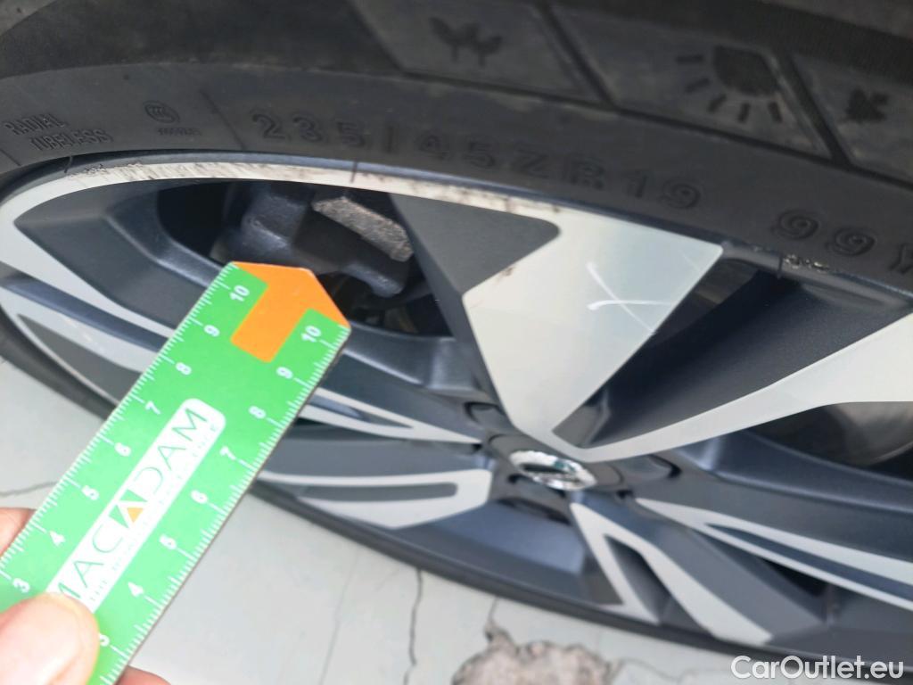  Volvo  V60 VOLVO  Cross Country / 2018 / 5P /  2.0 B4 (D) AWD C.C Core Auto #6