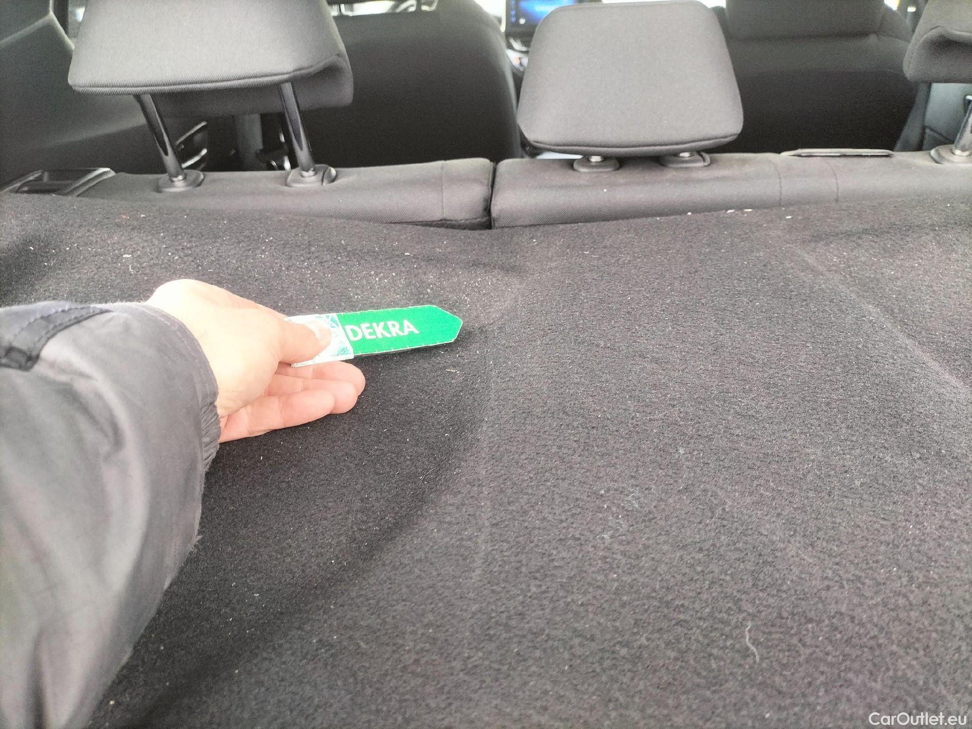  Toyota  C-HR TOYOTA  / 2016 / 5P / todoterreno 1.8 125H Advance (CX) #42