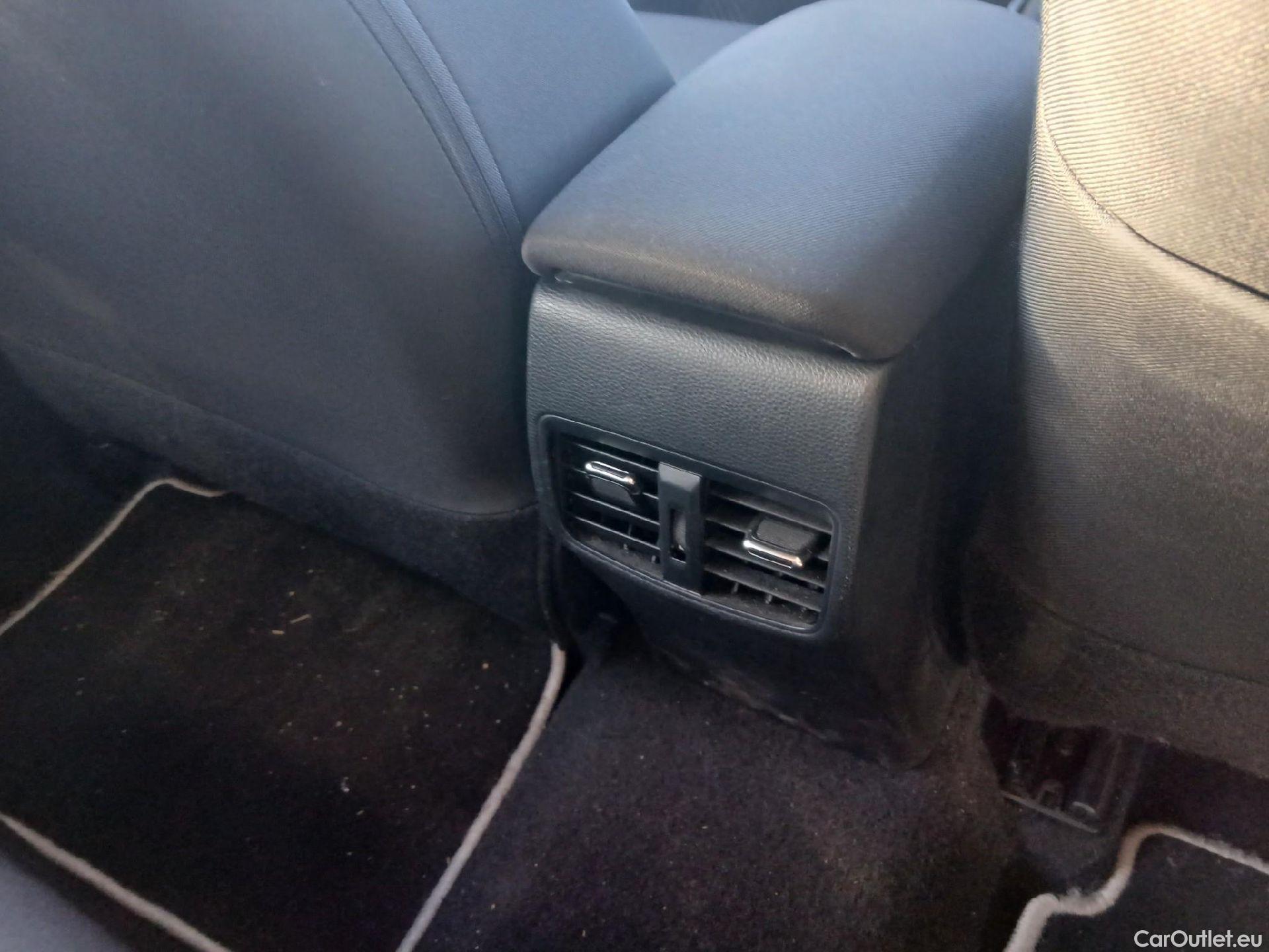  Toyota  Corolla TOYOTA  / 2019 / 5P / familiar 1.8 125H ACTIVE TECH E-CVT TOU SPORT #20