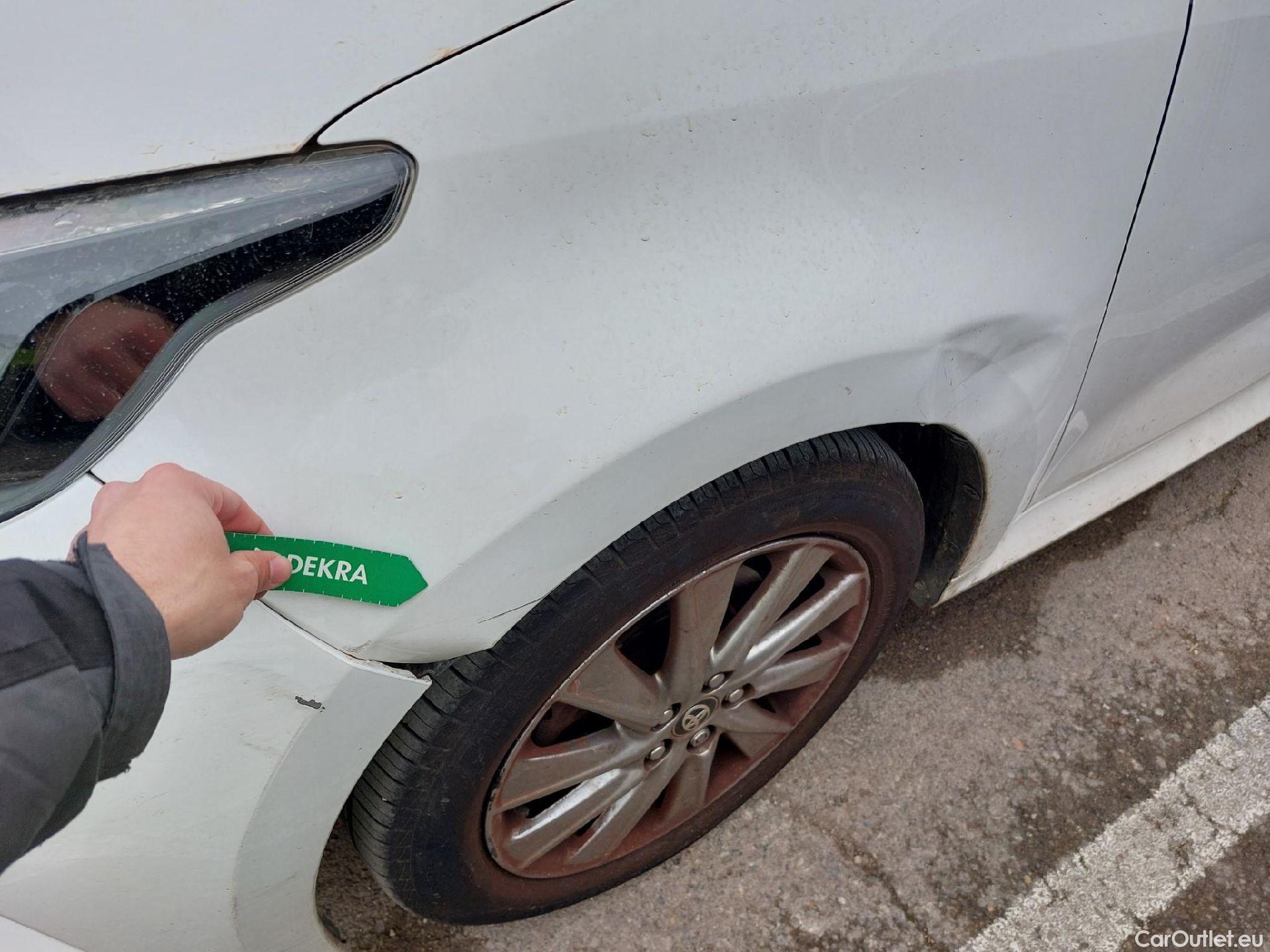  Toyota  Yaris TOYOTA  / 2020 / 5P / berlina con portón 1.5 120H Active Tech #5