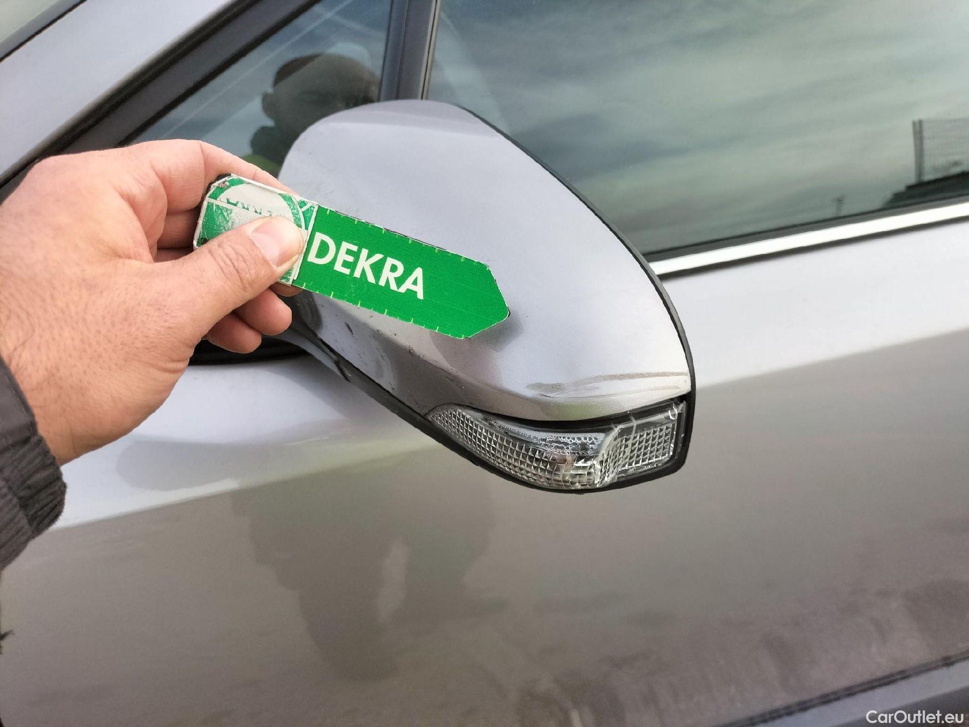  Toyota  C-HR TOYOTA  / 2016 / 5P / todoterreno 1.8 125H Advance (CX) #18