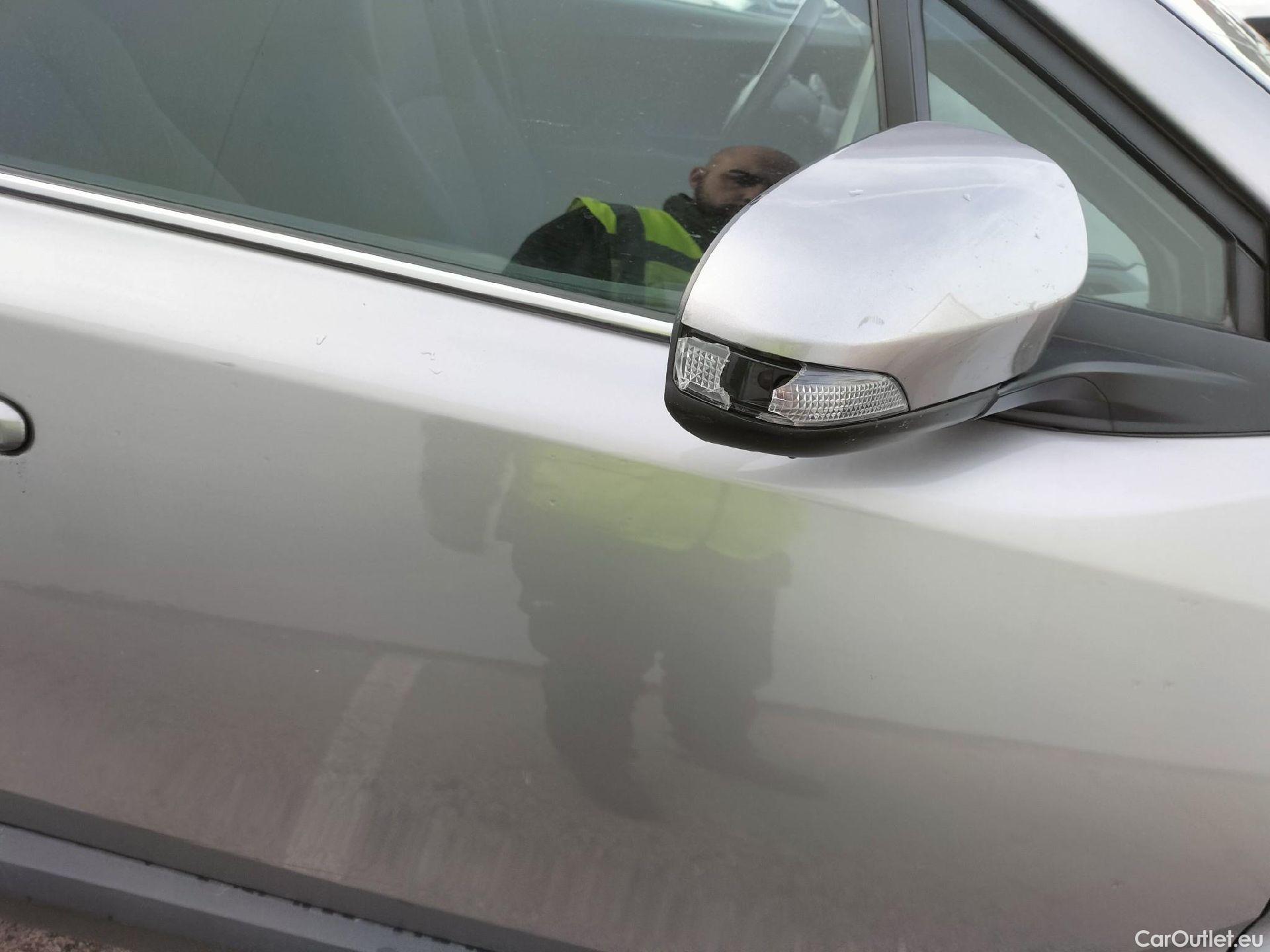  Toyota  C-HR TOYOTA  / 2016 / 5P / todoterreno 1.8 125H Advance (CX) #61