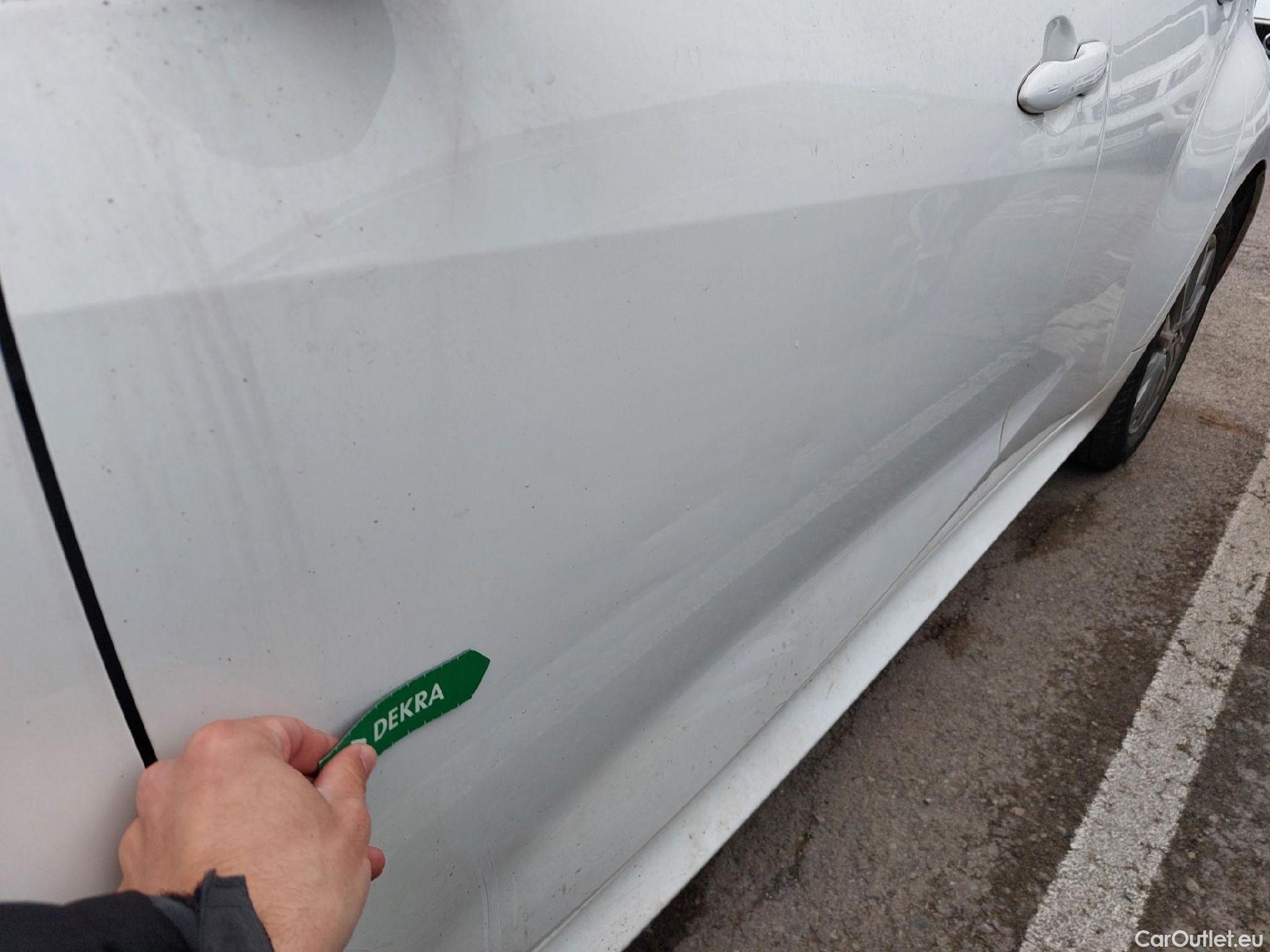  Toyota  Yaris TOYOTA  / 2020 / 5P / berlina con portón 1.5 120H Active Tech #7