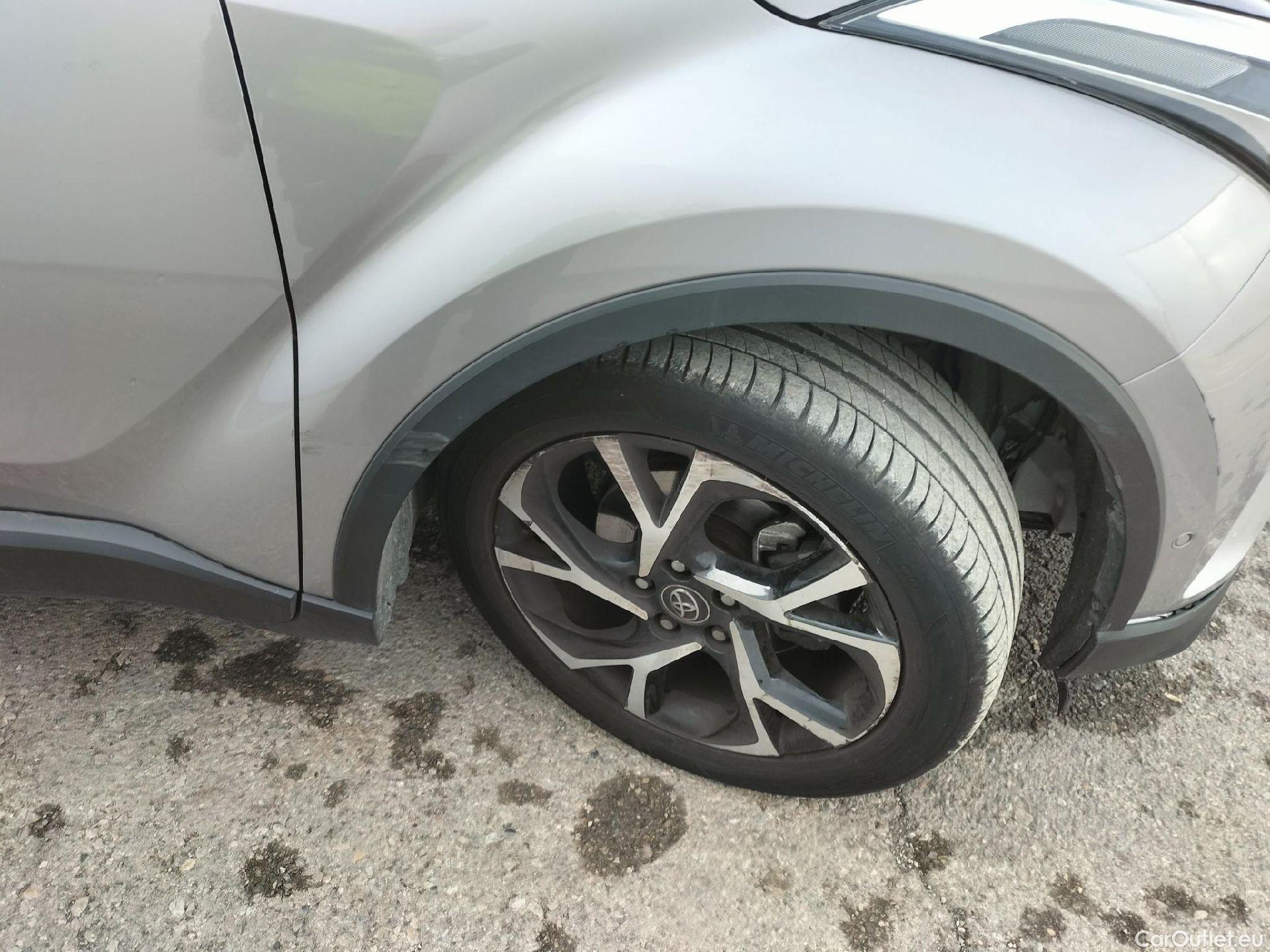  Toyota  C-HR TOYOTA  / 2016 / 5P / todoterreno 1.8 125H Advance (CX) #67