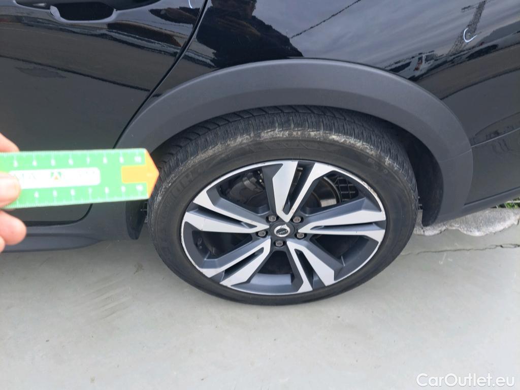  Volvo  V60 VOLVO  Cross Country / 2018 / 5P /  2.0 B4 (D) AWD C.C Core Auto #3