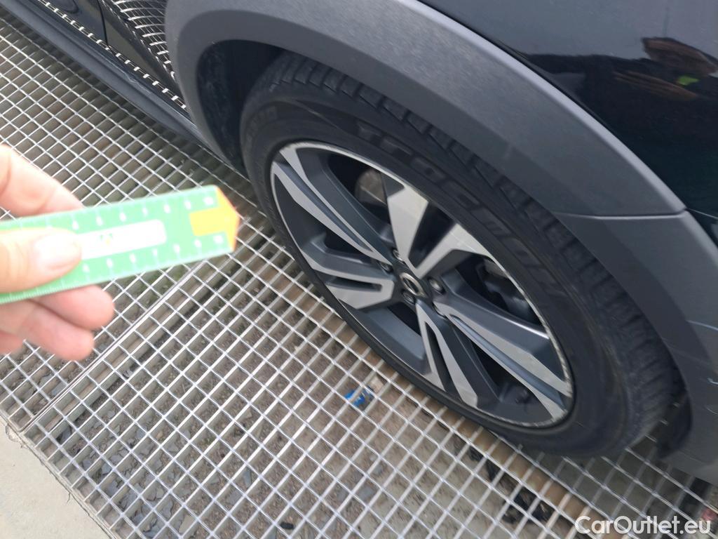  Volvo  V60 VOLVO  Cross Country / 2018 / 5P /  2.0 B4 (D) AWD C.C Core Auto #9