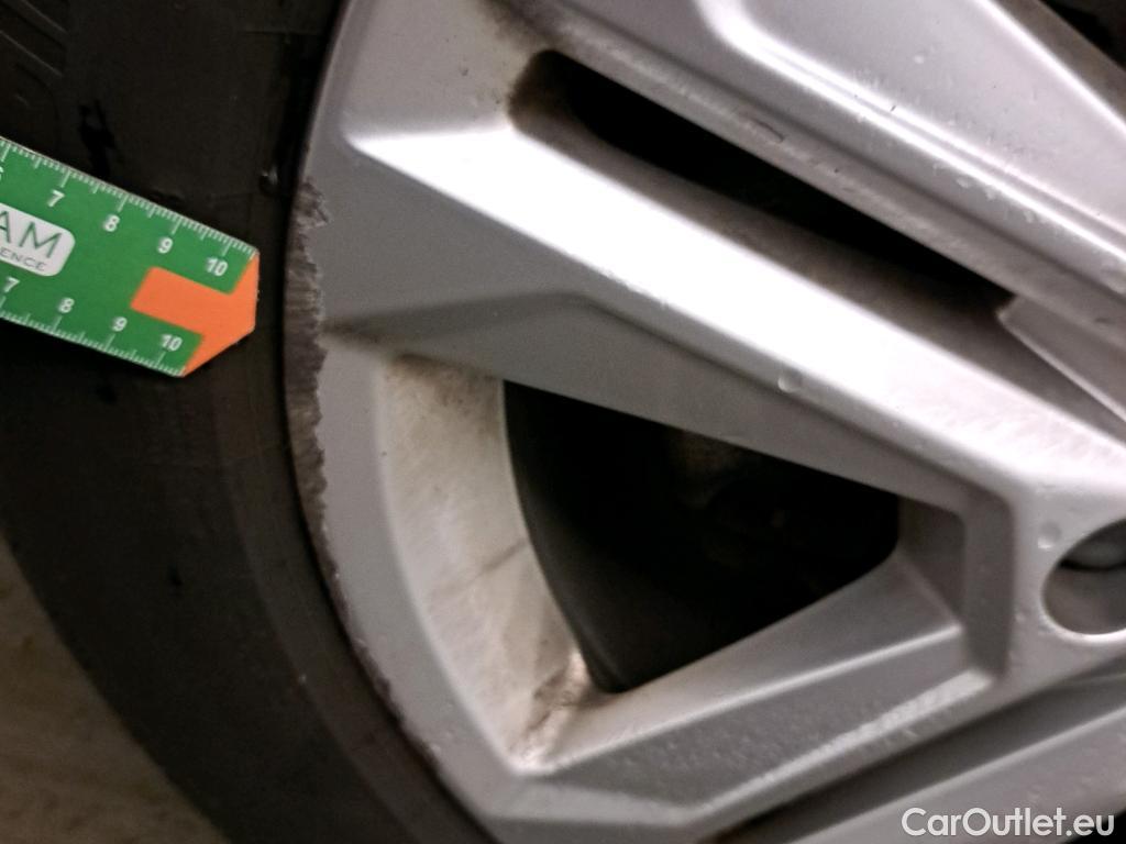  Audi  Q2 AUDI  / 2020 / 5P / todoterreno Advanced 35 TFSI 110kW (150CV) S tronic (AC) #9