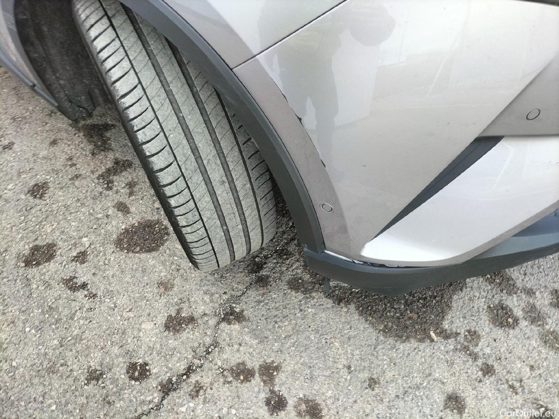  Toyota  C-HR TOYOTA  / 2016 / 5P / todoterreno 1.8 125H Advance (CX) #5