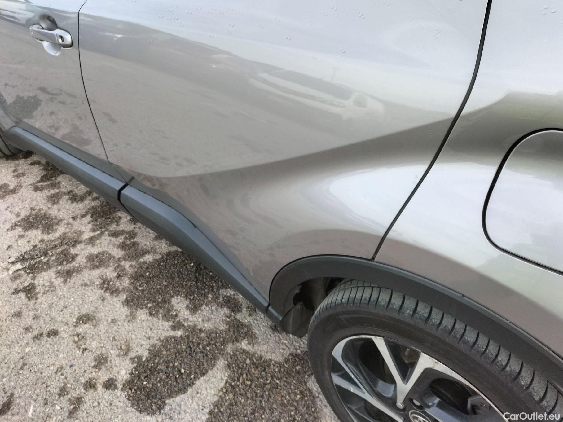  Toyota  C-HR TOYOTA  / 2016 / 5P / todoterreno 1.8 125H Advance (CX) #24