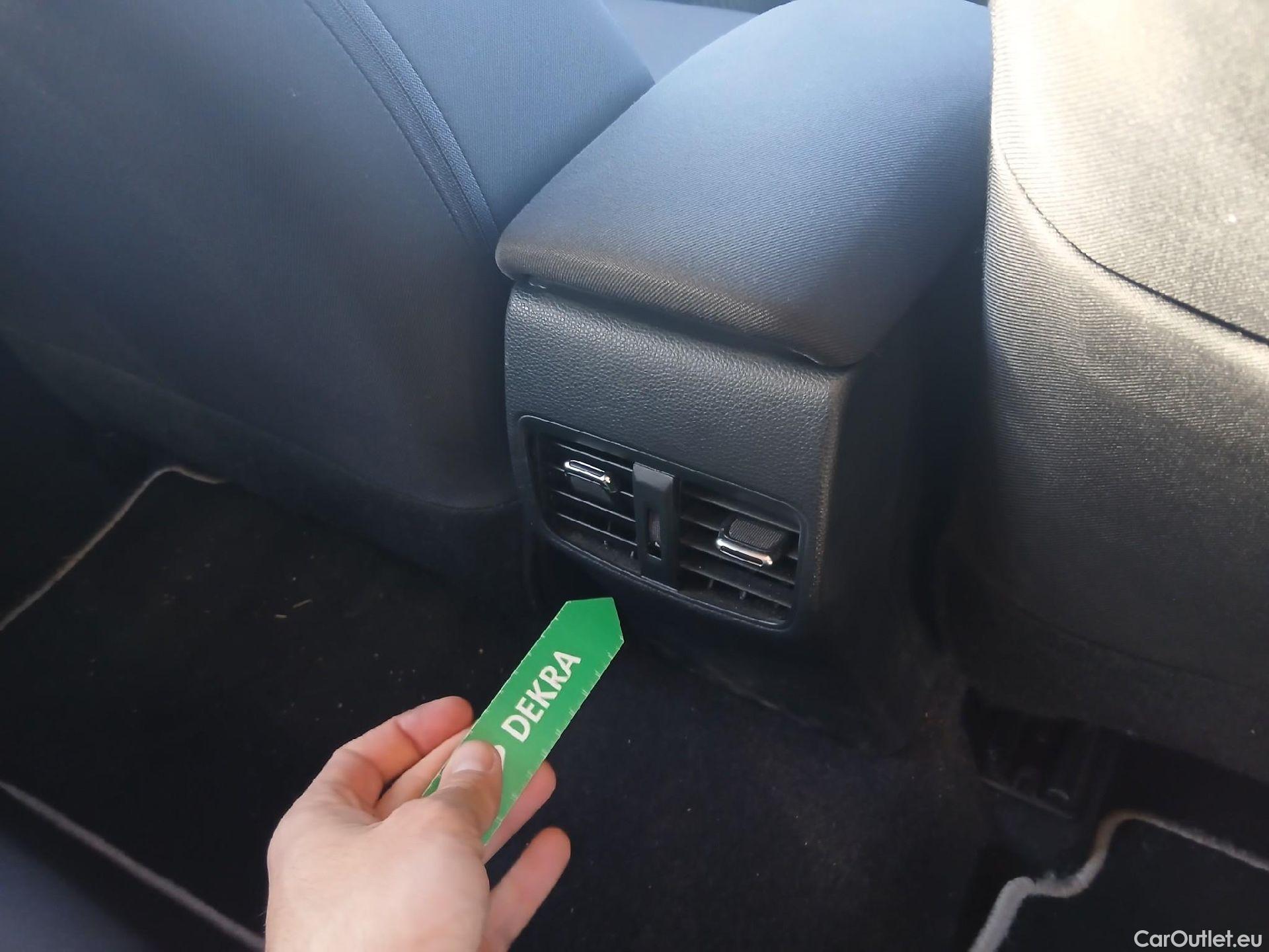  Toyota  Corolla TOYOTA  / 2019 / 5P / familiar 1.8 125H ACTIVE TECH E-CVT TOU SPORT #19