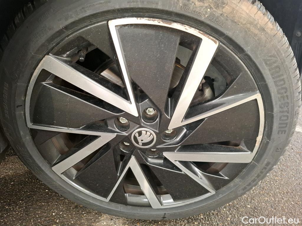  Skoda  Octavia SKODA  Combi / 2020 / 5P / Break 1.4 TSI PHEV iV 204 DSG6e Business #47