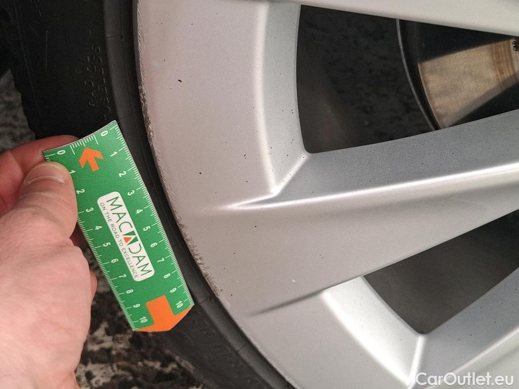  Tesla  Model 3 TESLA  / 2018 / 4P / Berline Autonomie Standard Plus RWD #19