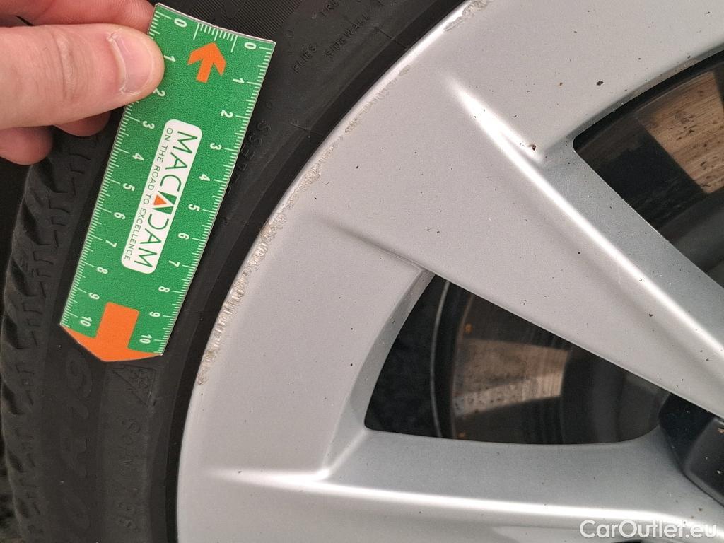  Tesla  Model 3 TESLA  / 2018 / 4P / Berline Autonomie Standard Plus RWD #24