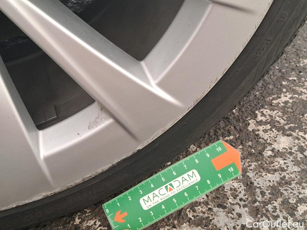  Tesla  Model 3 TESLA  / 2018 / 4P / Berline Autonomie Standard Plus RWD #38