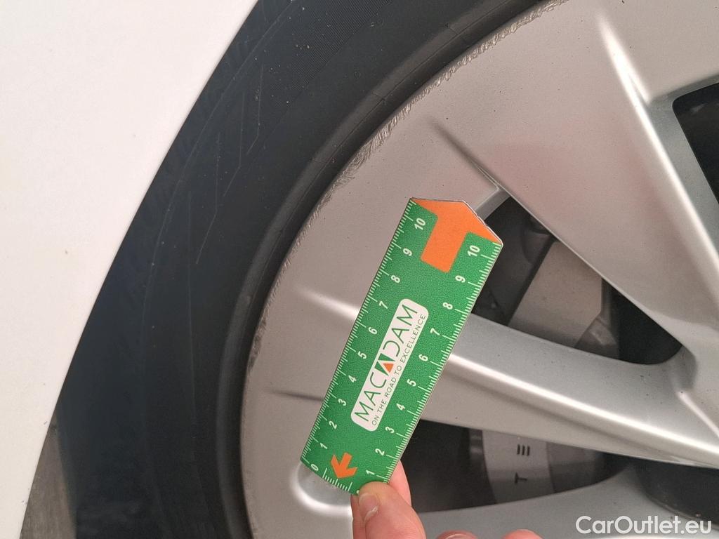  Tesla  Model 3 TESLA  / 2018 / 4P / Berline Autonomie Standard Plus RWD #40