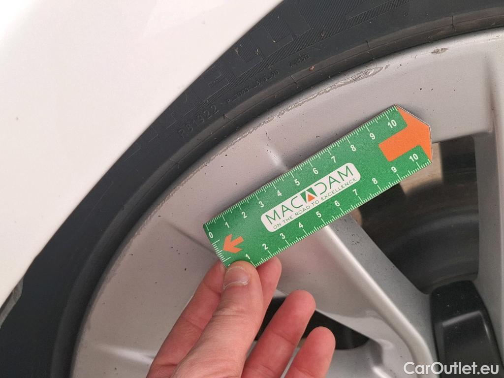  Tesla  Model 3 TESLA  / 2018 / 4P / Berline Autonomie Standard Plus RWD #18