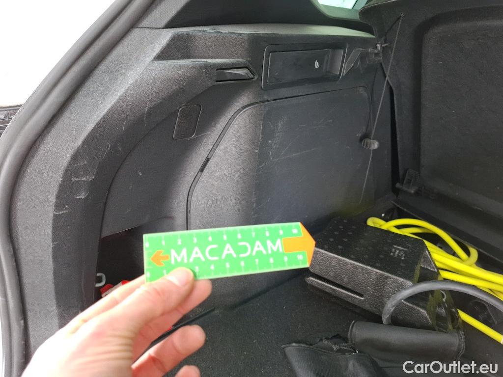  Volkswagen  Tiguan VOLKSWAGEN  / 2020 / 5P / SUV 1.4 eHybrid 245 DSG6 R-Line Exclusive #8