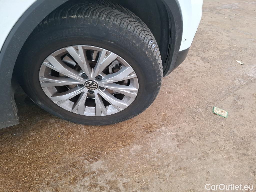  Volkswagen  Tiguan VOLKSWAGEN  / 2020 / 5P / SUV 1.4 eHybrid 245 DSG6 Life #4