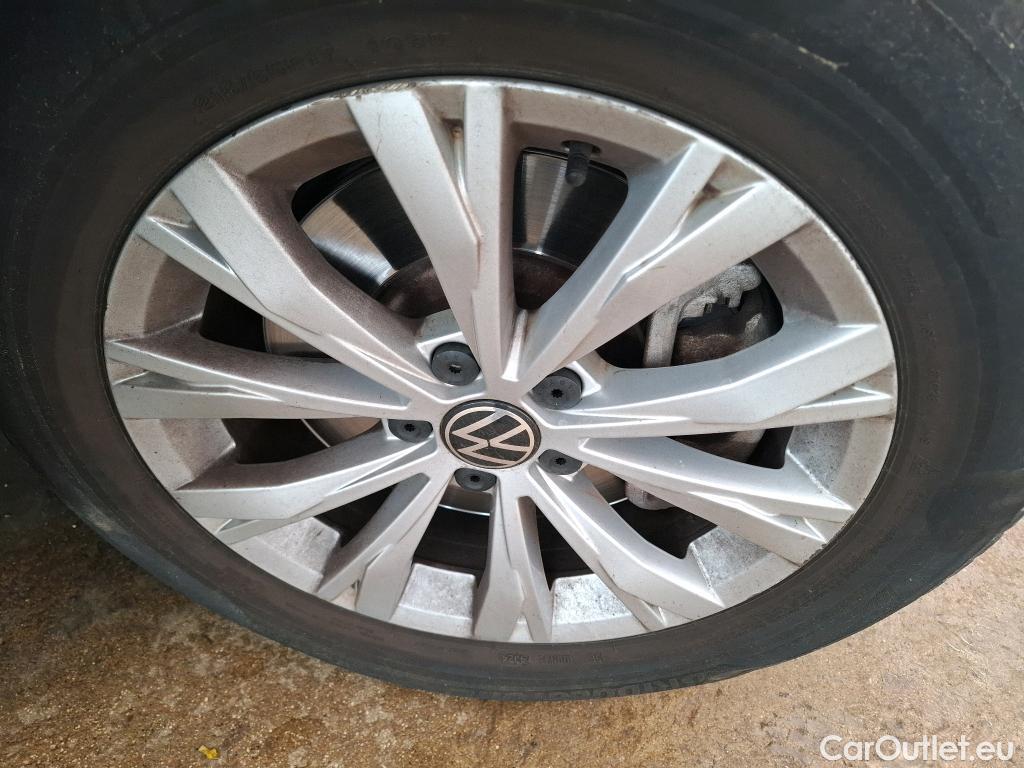  Volkswagen  Tiguan VOLKSWAGEN  / 2020 / 5P / SUV 1.4 eHybrid 245 DSG6 Life #5