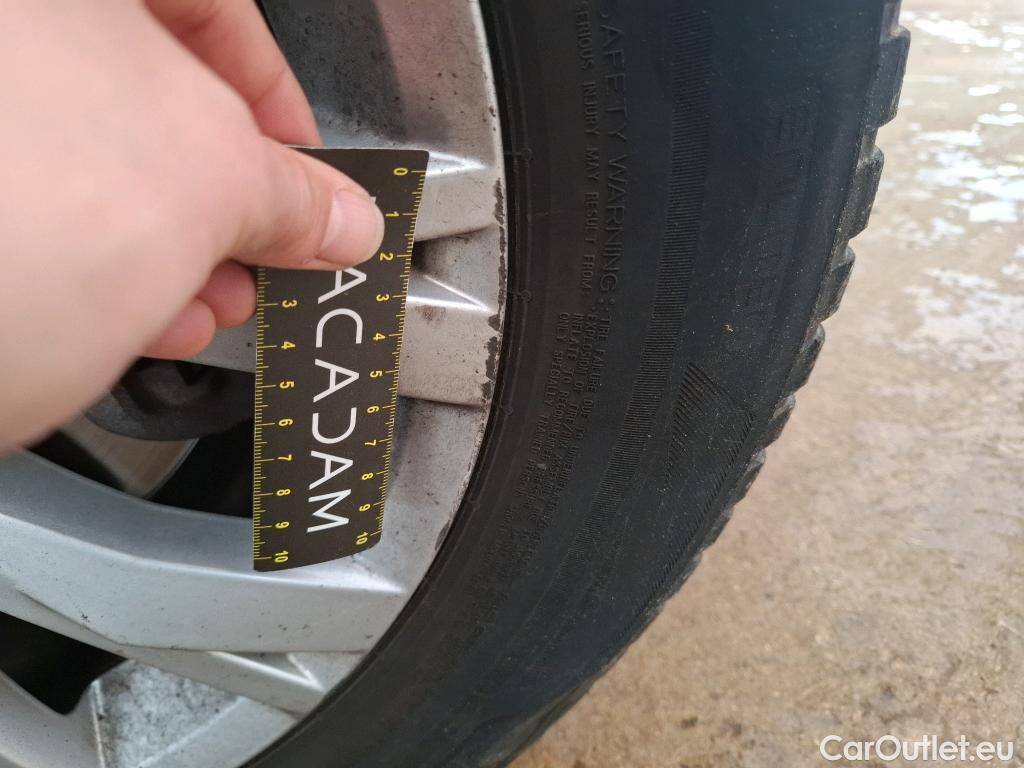  Volkswagen  Tiguan VOLKSWAGEN  / 2020 / 5P / SUV 1.4 eHybrid 245 DSG6 Life #8